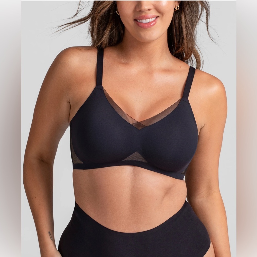 Honeylove CrossOver Bra in Runway color , size M , 36 B/C